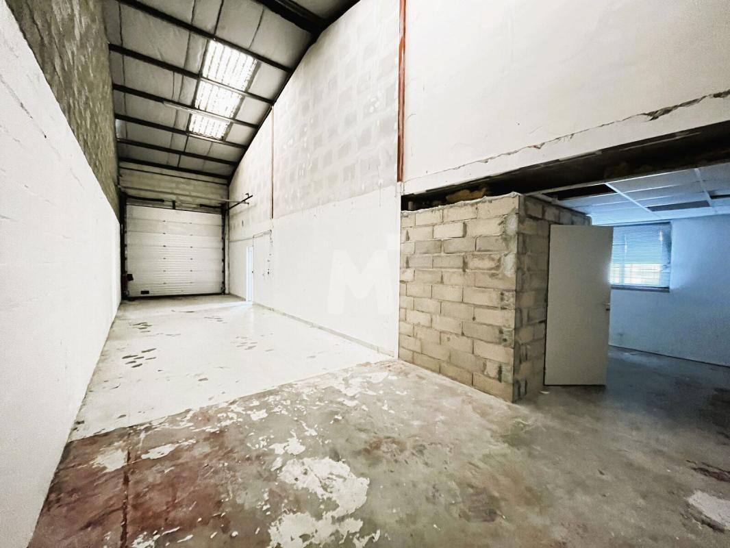 Light Industrial in Lisses to rent Interior Photo- Image 1 of 10
