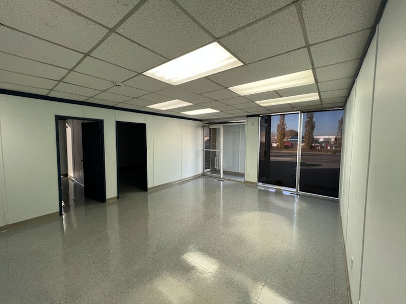 5809 98 St, Edmonton, AB to rent Interior Photo- Image 1 of 10