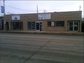 126 S 4th St, Dekalb, IL for rent Building Photo- Image 1 of 11