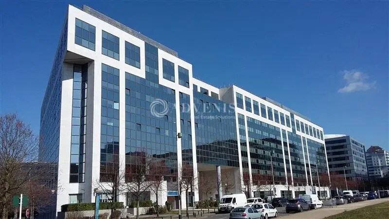 Office in Noisy-le-Grand to rent Building Photo- Image 1 of 7