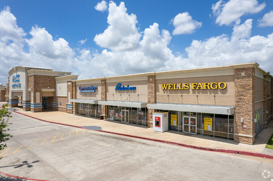 10241 N I-45, Houston, TX for rent - Building Photo - Image 1 of 11