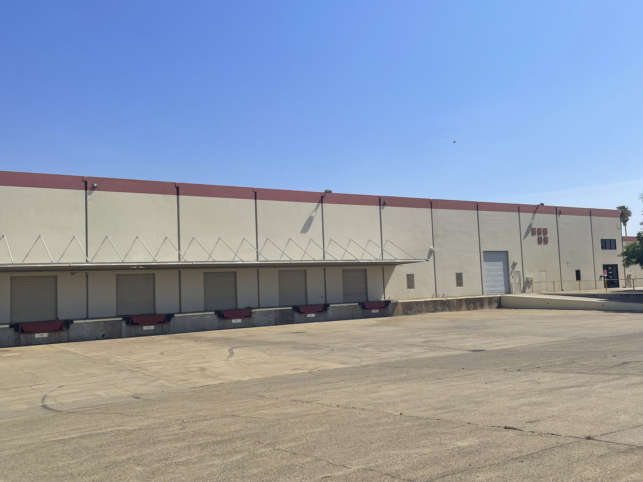 3900 Florin Perkins Rd, Sacramento, CA for rent Building Photo- Image 1 of 9