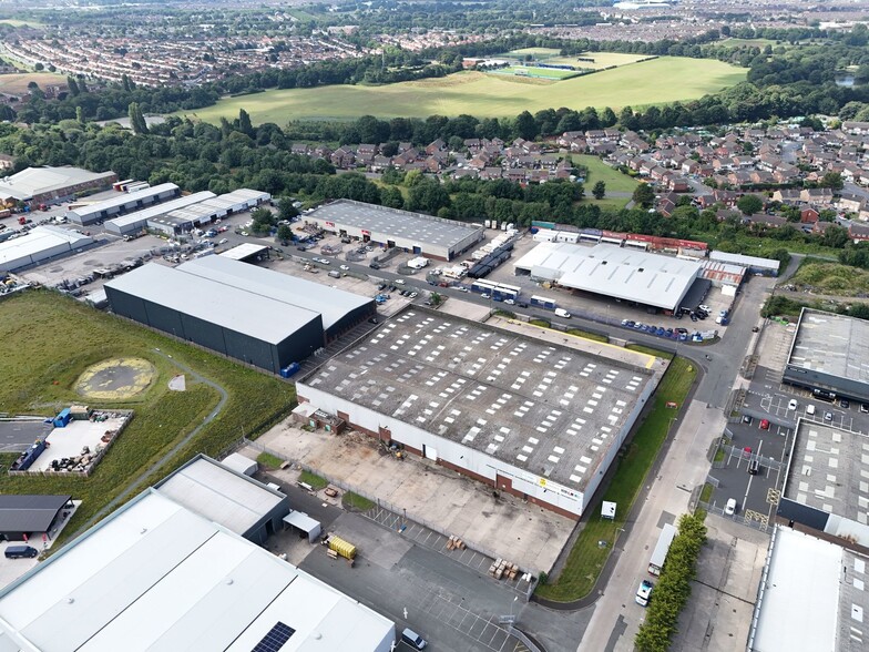 Liver Industrial Estate, Long Ln, Liverpool to rent - Building Photo - Image 2 of 2