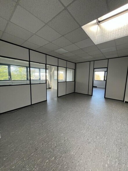 Office in Labège to rent - Interior Photo - Image 3 of 5
