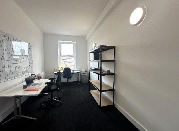 56-58 Darley St, Bradford to rent Interior Photo- Image 1 of 2