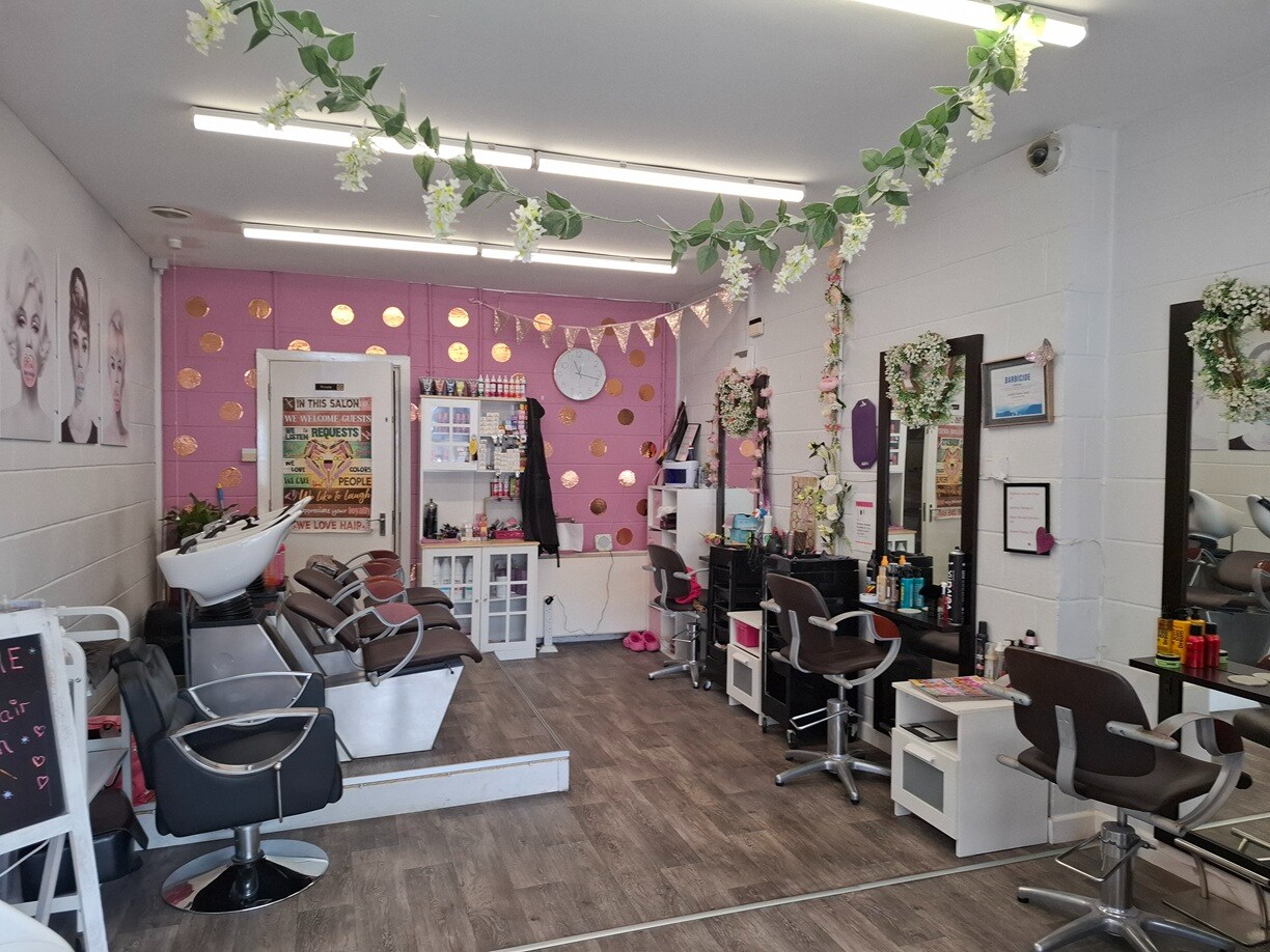 59 Market Pl, Oldham to rent Interior Photo- Image 1 of 1