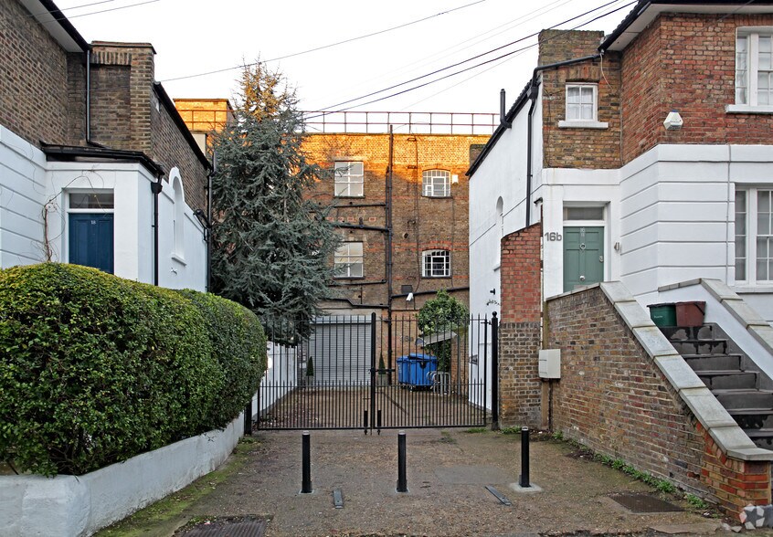 16A Crane Grove, London for sale - Primary Photo - Image 1 of 1
