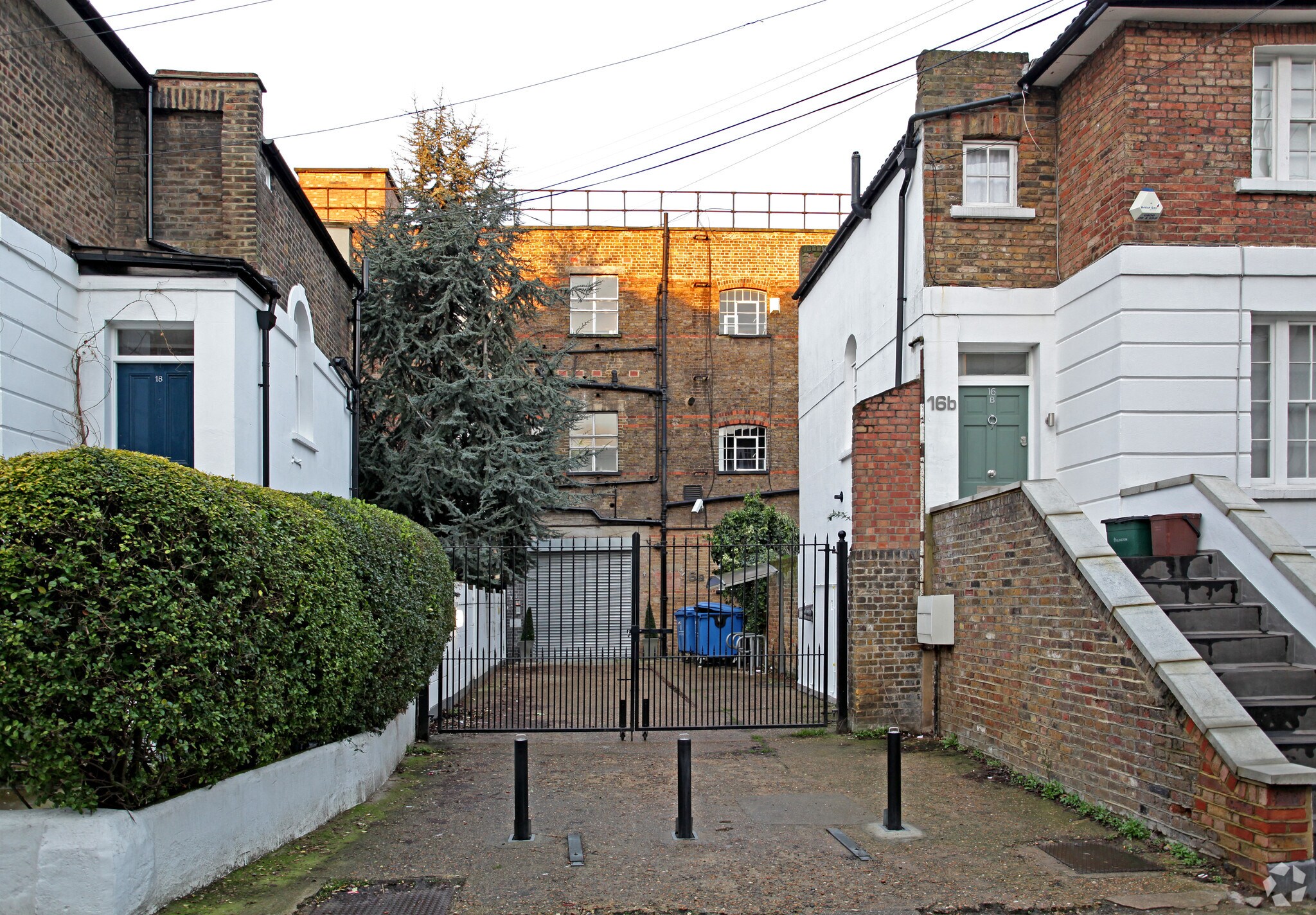 16A Crane Grove, London for sale Primary Photo- Image 1 of 1