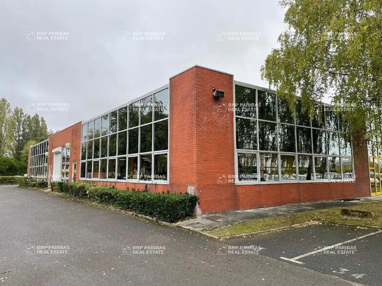 Light Industrial in Les Ulis to rent - Building Photo - Image 3 of 8