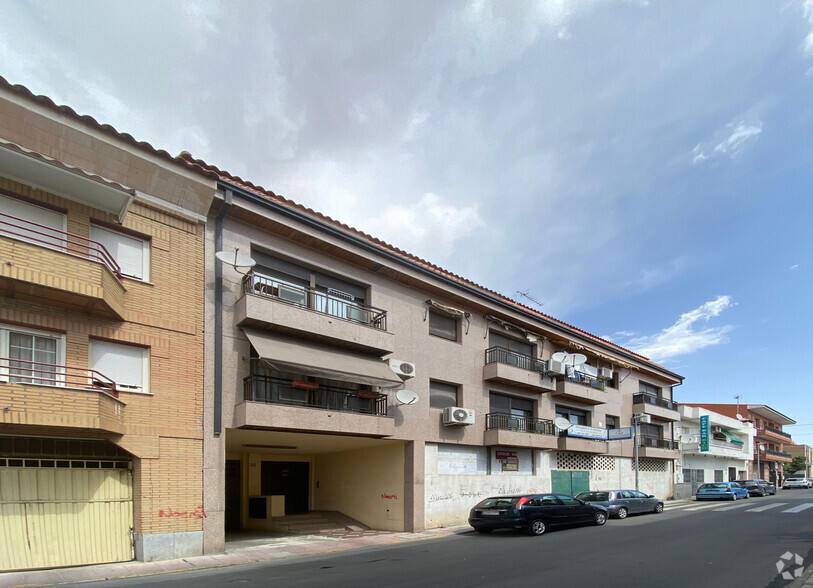 Calle Illescas, 13, Yuncos, Toledo for sale - Primary Photo - Image 1 of 2