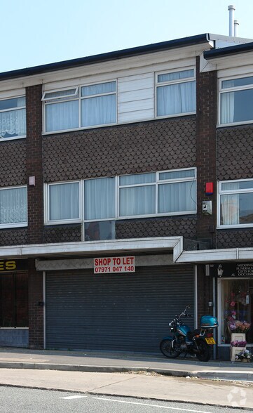 333 Hollins Rd, Oldham for sale - Primary Photo - Image 1 of 1