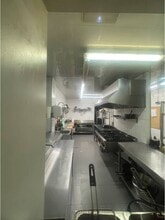 Retail in Barcelona, Barcelona to rent Interior Photo- Image 1 of 2