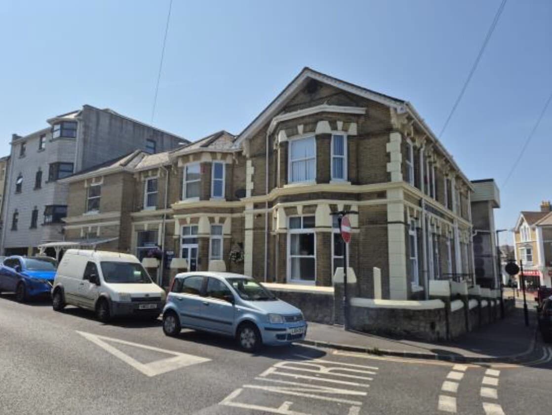 6 Palmerston Rd, Shanklin to rent Building Photo- Image 1 of 3