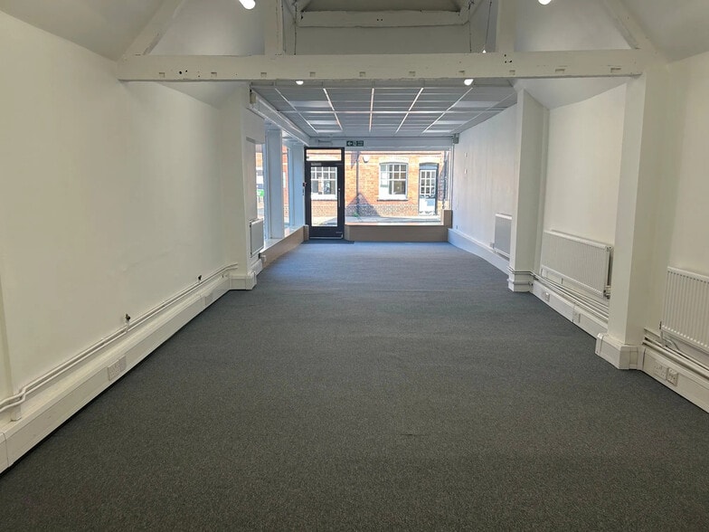 10-12 Denmark St, Wokingham to rent - Building Photo - Image 3 of 11