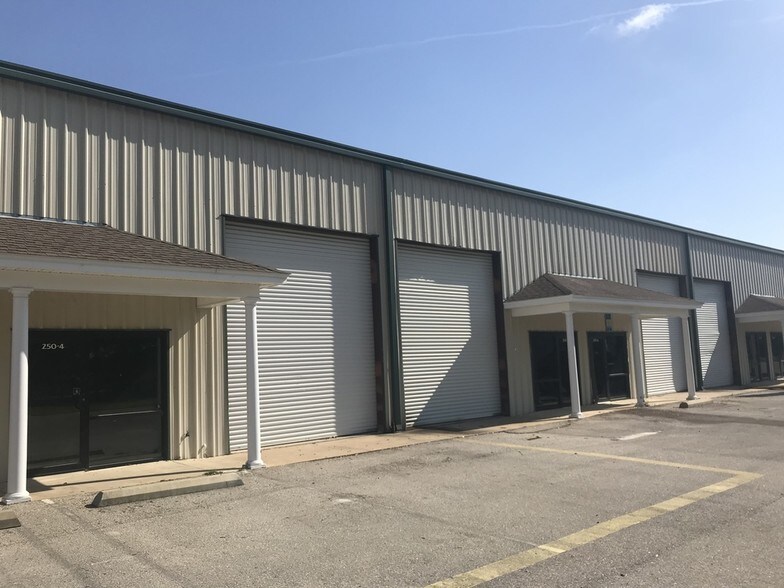 220 Ram Blvd, Midway 32343 UK