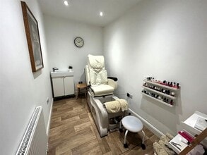 56 Ramshill Rd, Scarborough to rent Interior Photo- Image 2 of 6