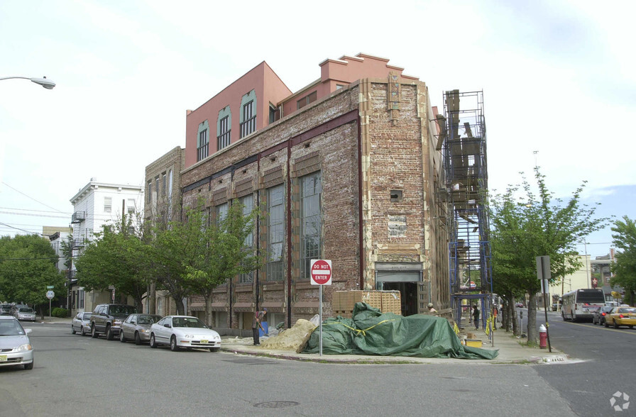 295 Newark Ave, Jersey City, NJ for sale - Primary Photo - Image 1 of 1