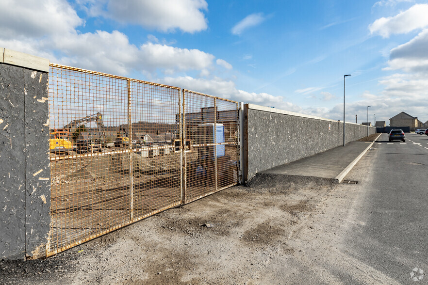 Harrogate Rd, Bradford for rent - Building Photo - Image 2 of 3