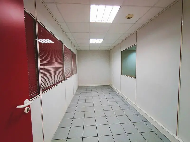 Office in Villiers-sur-Marne for sale Interior Photo- Image 1 of 4