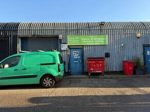 29 Summerstown, London to rent Building Photo- Image 2 of 9