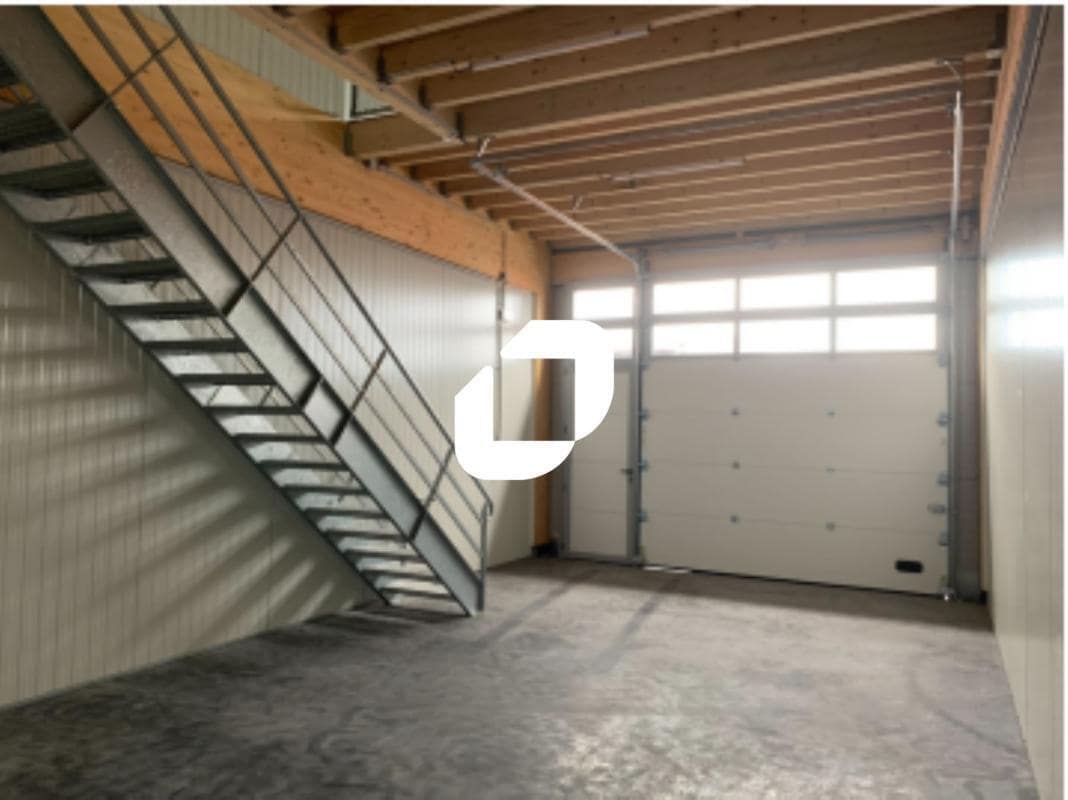 Light Industrial in Chauconin-Neufmontiers to rent Interior Photo- Image 1 of 4