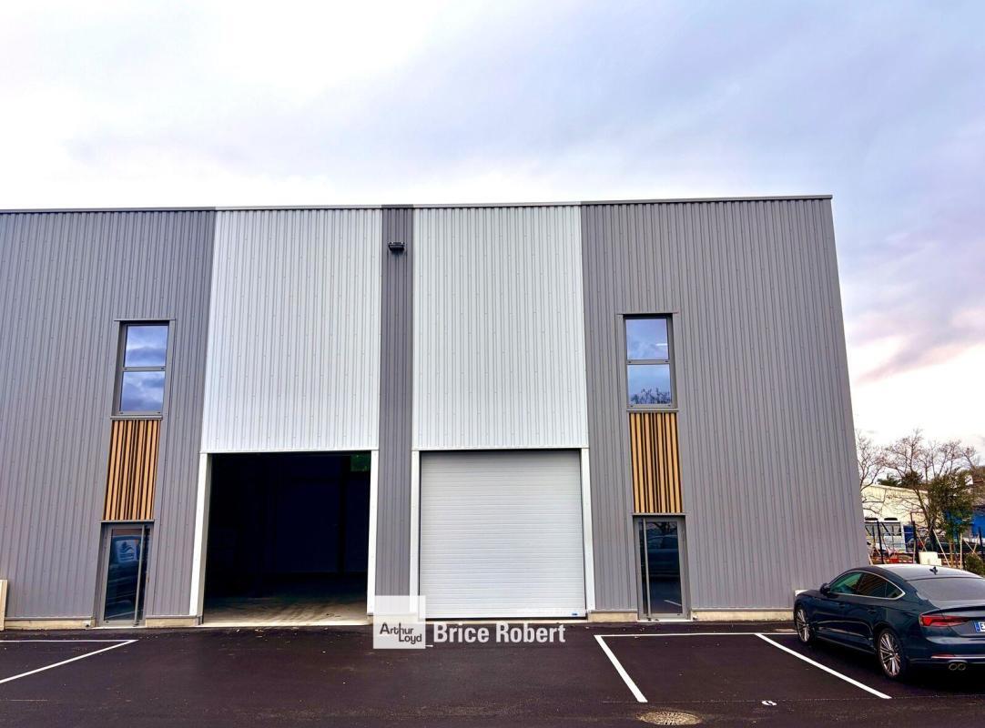 153 Route De Brignais, Saint-Genis-Laval to rent Building Photo- Image 1 of 6