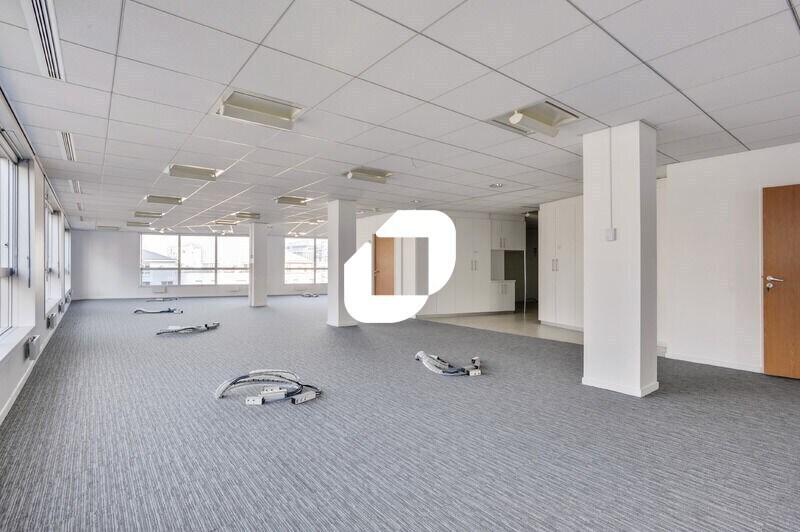 Industrial in Saint-Denis to rent - Interior Photo - Image 3 of 14