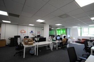 303 Ballards Ln, London to rent Interior Photo- Image 2 of 7