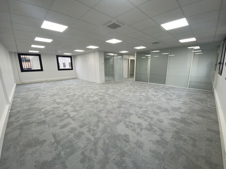 Office in Saint-Gratien to rent - Building Photo - Image 2 of 8