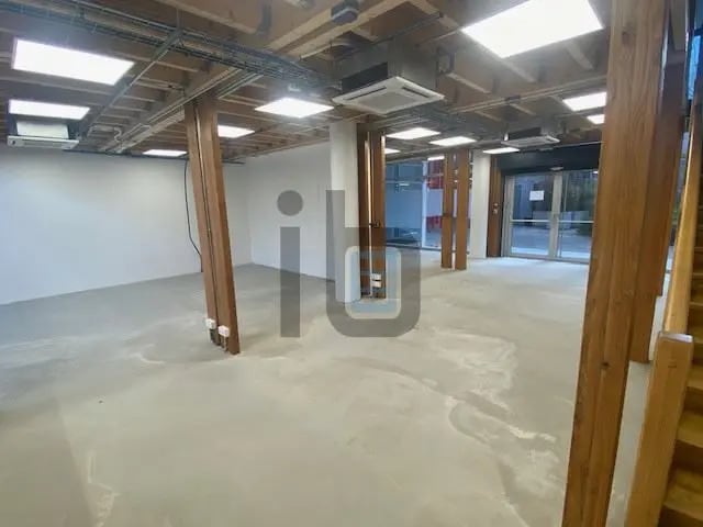 Retail in Boulogne-Billancourt to rent - Building Photo - Image 2 of 6