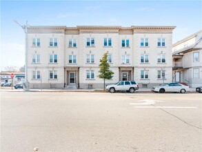 461 Elmwood Ave, Providence, RI for sale Primary Photo- Image 1 of 1