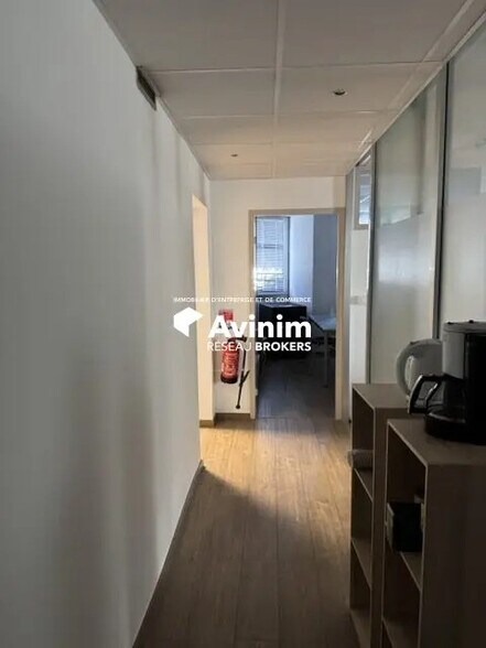 Office in Avignon to rent - Interior Photo - Image 2 of 8