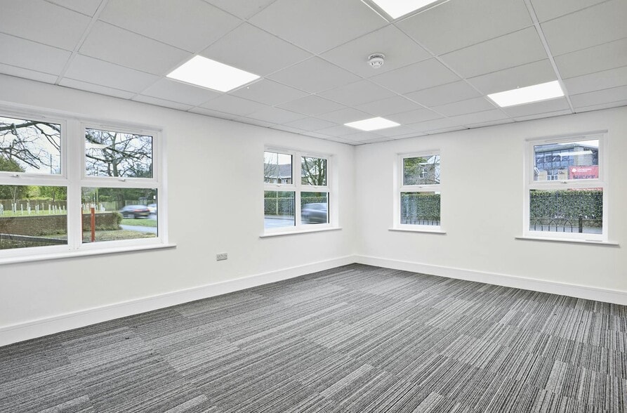 41 Ramshill, Petersfield to rent - Building Photo - Image 2 of 7