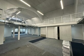 4C Prowse Pl, London to rent Interior Photo- Image 2 of 5