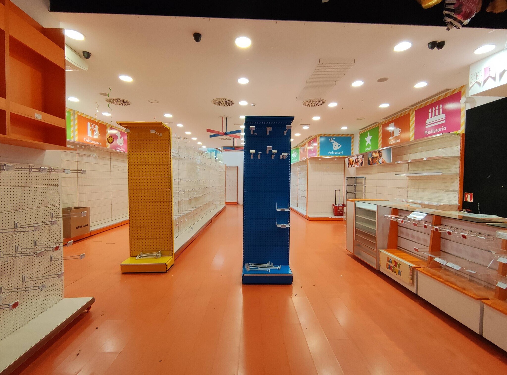 Retail in Terrassa, Barcelona to rent Interior Photo- Image 1 of 13