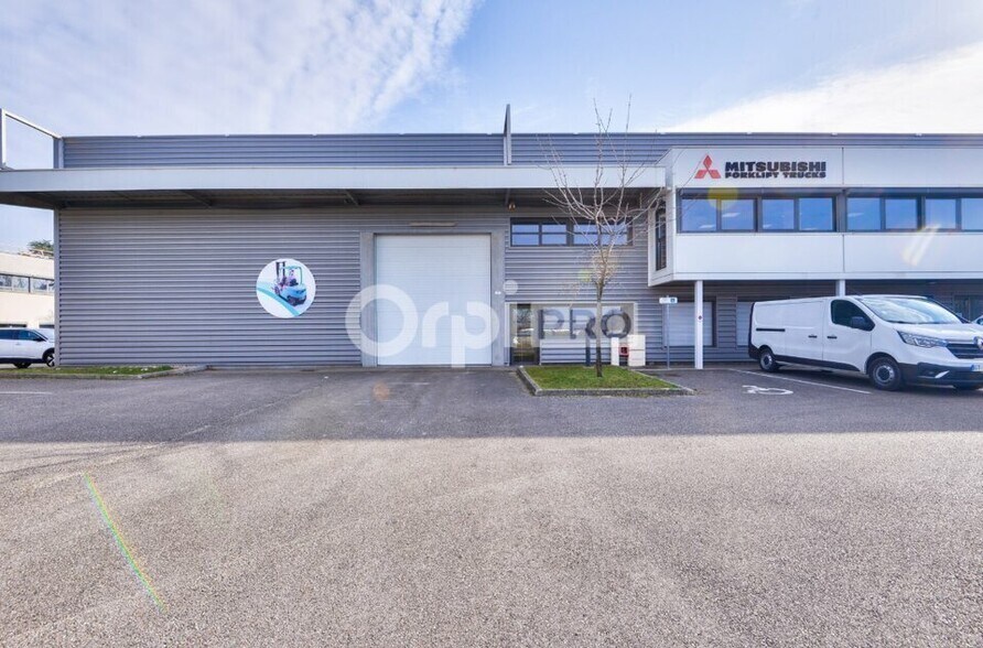 151 B Route De Grenoble, Saint-Priest to rent - Building Photo - Image 3 of 12