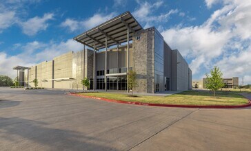 I-35 E, Denton, TX for rent Building Photo- Image 2 of 14