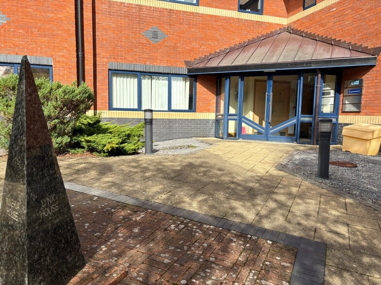 Pynes Hl, Exeter to rent - Building Photo - Image 3 of 3