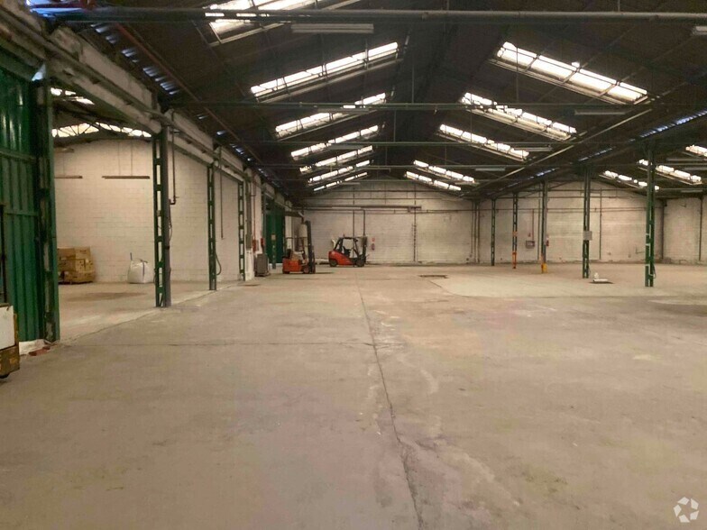 Industrial in Azuqueca de Henares, Guadalajara to rent - Building Photo - Image 2 of 15