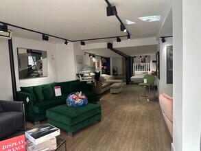 42-44 High St, Milton Keynes to rent Interior Photo- Image 2 of 4