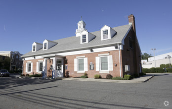 295 New York Ave, Huntington, NY for sale Primary Photo- Image 1 of 1