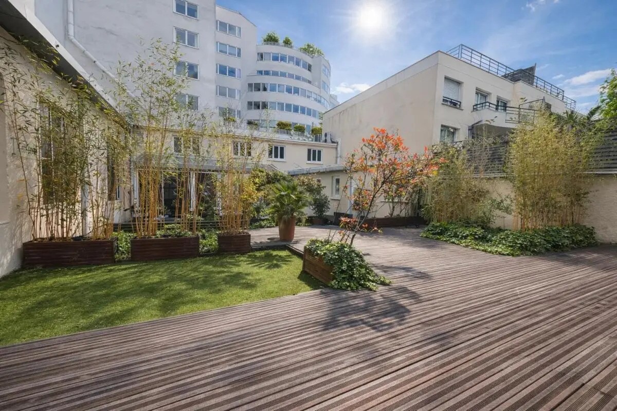 Office in Boulogne-Billancourt for sale Building Photo- Image 1 of 7