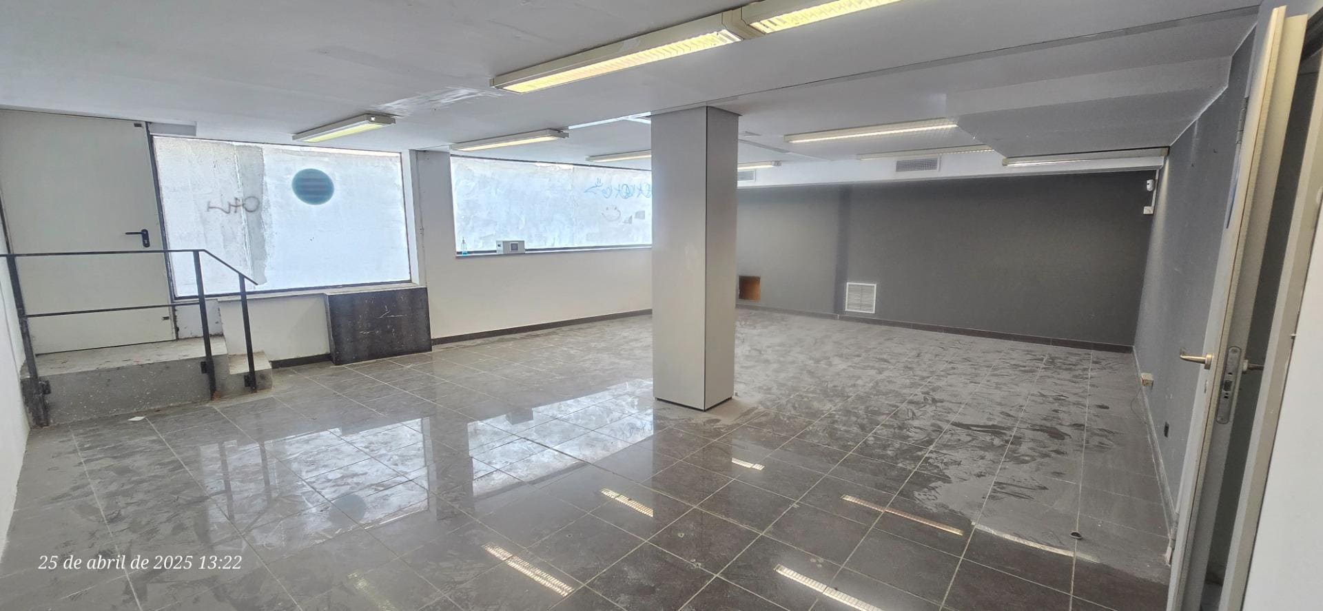 Office / Retail in El Masnou, Barcelona to rent Interior Photo- Image 1 of 7