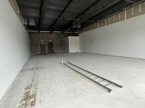 11-47 S Cass Lake Rd, Waterford, MI to rent Interior Photo- Image 1 of 3