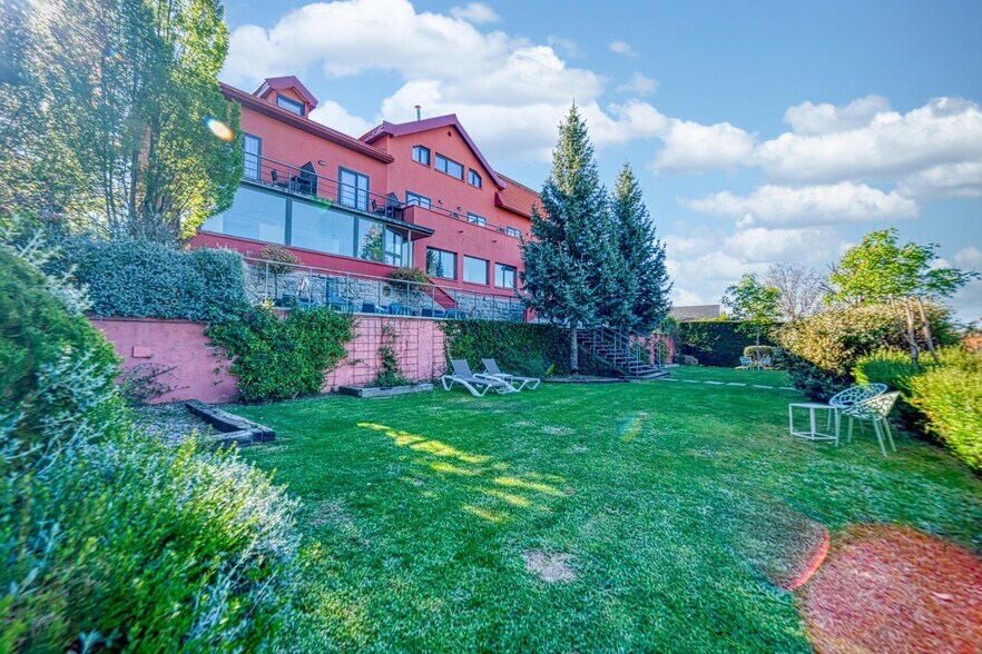 Hospitality in Cercedilla, Madrid for sale - Interior Photo - Image 2 of 47