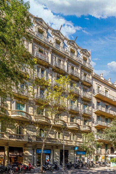 Office in Barcelona, Barcelona to rent - Primary Photo - Image 1 of 1