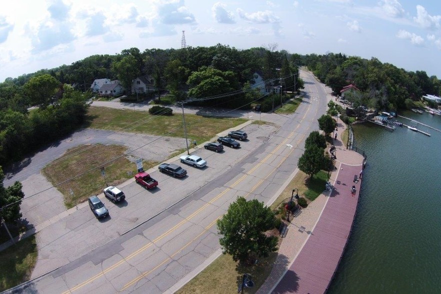 173 W Main St, Lake Zurich, IL for sale - Aerial - Image 1 of 4