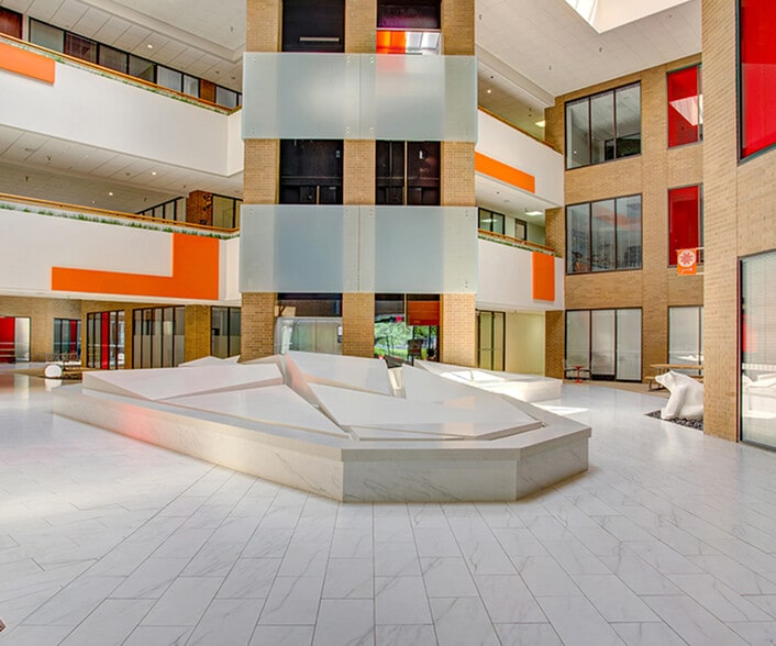 7676 Hillmont St, Houston, TX to rent - Lobby - Image 2 of 5