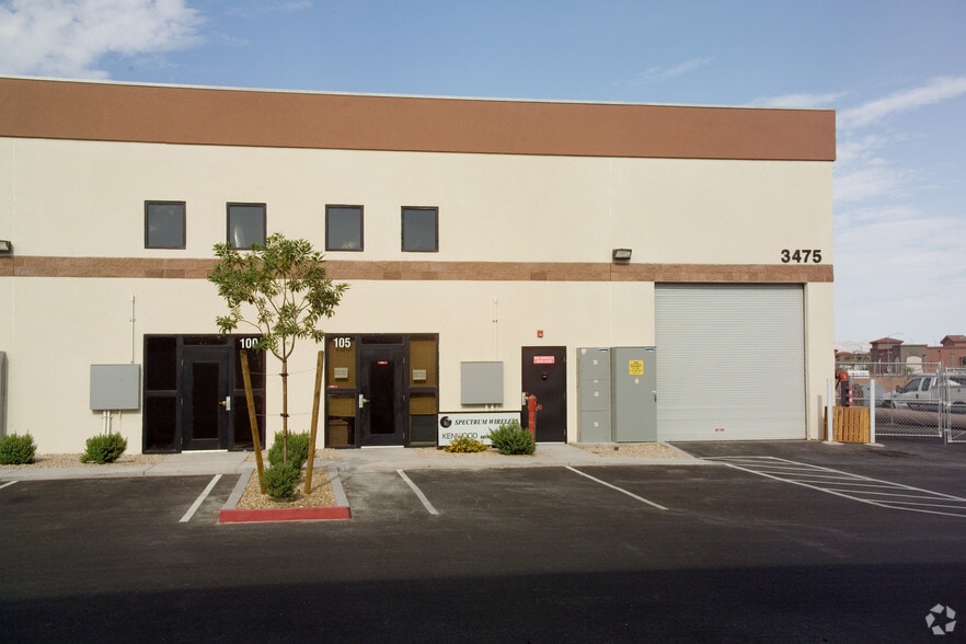 3475 W Lake Mead Blvd, North Las Vegas, NV to rent - Building Photo - Image 3 of 8