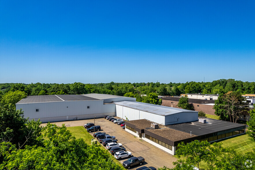 2300 E Aurora Rd, Twinsburg, OH for rent - Aerial - Image 3 of 12